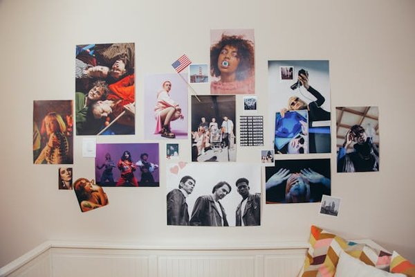 Quelle est la technique idéale pour installer un mur de photos sans percer le mur ?